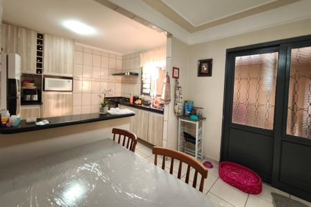 Casa à venda com 150m², 3 quartos e 1 vaga Casa à venda com 150m², 3 quartos e 1 vagaSala de Jantar