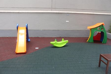 Apartamento à venda com 64m², 2 quartos e 2 vagasÁrea comum - Playground