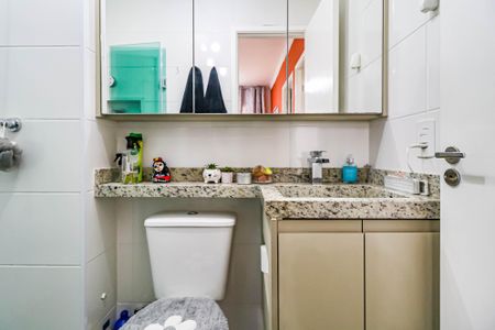 Apartamento à venda com 42m², 2 quartos e 1 vaga Apartamento à venda com 42m², 2 quartos e 1 vagaBanheiro