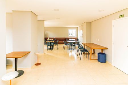 Apartamento à venda com 42m², 2 quartos e 1 vaga Apartamento à venda com 42m², 2 quartos e 1 vagaÁrea comum - Salão de festas