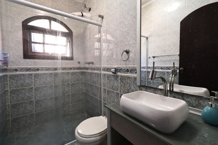 Casa à venda com 207m², 3 quartos e 4 vagasBanheiro da Suíte