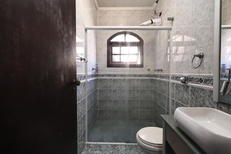 Casa à venda com 207m², 3 quartos e 4 vagasBanheiro da Suíte