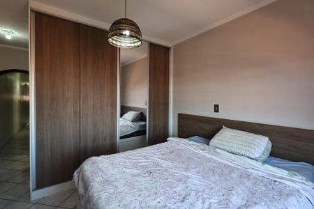 Casa à venda com 207m², 3 quartos e 4 vagasSuite