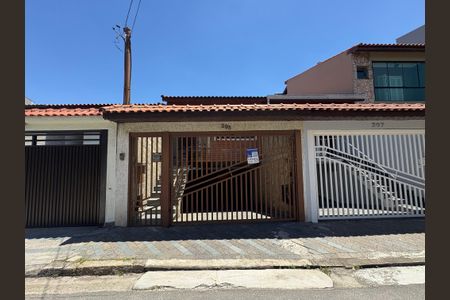 Casa à venda com 207m², 3 quartos e 4 vagasFachada + plaquinha 