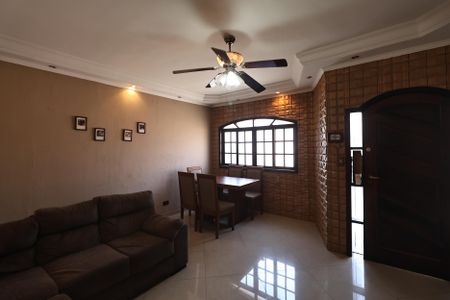 Casa à venda com 207m², 3 quartos e 4 vagasSala