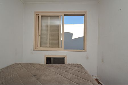 Janela do Quarto 1 de apartamento à venda com 2 quartos, 64m² em Higienópolis, Porto Alegre