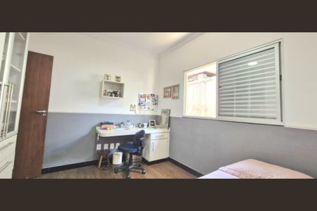 Casa de condomínio à venda com 214m², 3 quartos e 2 vagas Casa de condomínio à venda com 214m², 3 quartos e 2 vagasQuarto 1