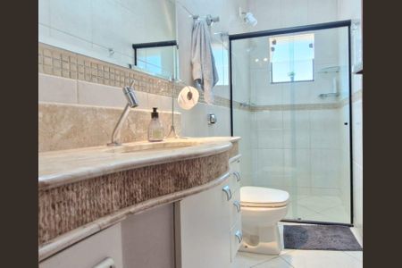 Casa de condomínio à venda com 214m², 3 quartos e 2 vagas Casa de condomínio à venda com 214m², 3 quartos e 2 vagasBanheiro da Suíte