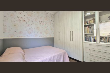 Casa de condomínio à venda com 214m², 3 quartos e 2 vagas Casa de condomínio à venda com 214m², 3 quartos e 2 vagasQuarto 1