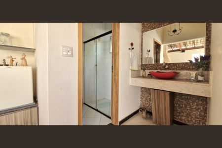 Casa de condomínio à venda com 214m², 3 quartos e 2 vagas Casa de condomínio à venda com 214m², 3 quartos e 2 vagasBanheiro da Área comum