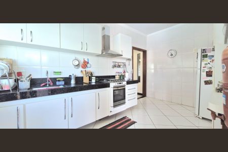 Casa de condomínio à venda com 214m², 3 quartos e 2 vagas Casa de condomínio à venda com 214m², 3 quartos e 2 vagasCozinha