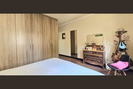 Casa de condomínio à venda com 214m², 3 quartos e 2 vagas Casa de condomínio à venda com 214m², 3 quartos e 2 vagasSuíte