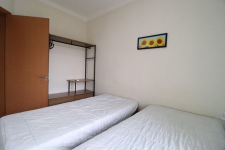 Quarto 1 de apartamento para alugar com 2 quartos, 55m² em Santa Mônica, Uberlândia