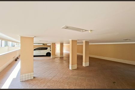 Apartamento à venda com 280m², 4 quartos e 7 vagas Apartamento à venda com 280m², 4 quartos e 7 vagasGaragem