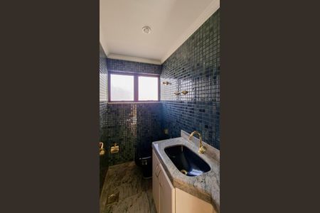 Apartamento à venda com 280m², 4 quartos e 7 vagas Apartamento à venda com 280m², 4 quartos e 7 vagasCobertura - Banheiro