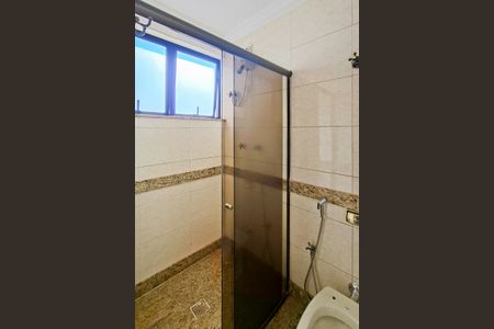 Apartamento à venda com 280m², 4 quartos e 7 vagas Apartamento à venda com 280m², 4 quartos e 7 vagasBanheiro da Suíte 1