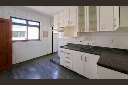 Apartamento à venda com 280m², 4 quartos e 7 vagas Apartamento à venda com 280m², 4 quartos e 7 vagasCozinha