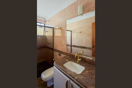 Apartamento à venda com 280m², 4 quartos e 7 vagas Apartamento à venda com 280m², 4 quartos e 7 vagasBanheiro