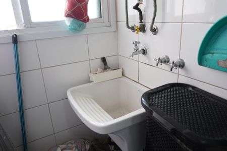 Apartamento à venda com 74m², 3 quartos e 1 vagaÁrea de Serviço