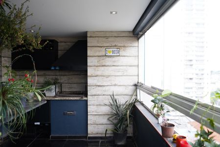 Varanda de apartamento à venda com 3 quartos, 74m² em Vila Bertioga, São Paulo
