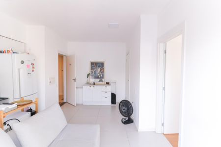 Sala de apartamento à venda com 1 quarto, 45m² em Todos Os Santos, Rio de Janeiro
