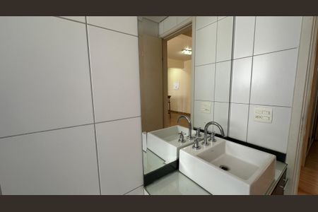 Apartamento para alugar com 57m², 2 quartos e 2 vagas Apartamento para alugar com 57m², 2 quartos e 2 vagasBanheiro