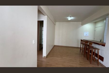 Sala de apartamento para alugar com 2 quartos, 57m² em Vila Pouso Alegre, Barueri