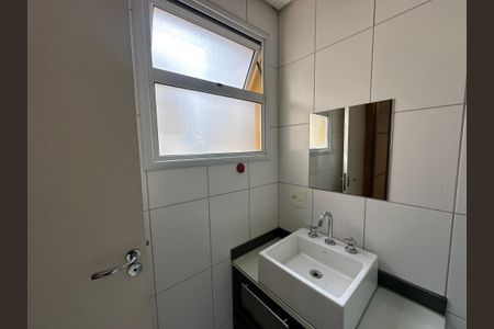Apartamento para alugar com 57m², 2 quartos e 2 vagas Apartamento para alugar com 57m², 2 quartos e 2 vagasBanheiro da Suíte