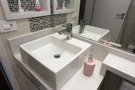 Apartamento à venda com 80m², 2 quartos e sem vaga Apartamento à venda com 80m², 2 quartos e sem vagaBanheiro da Suíte 2