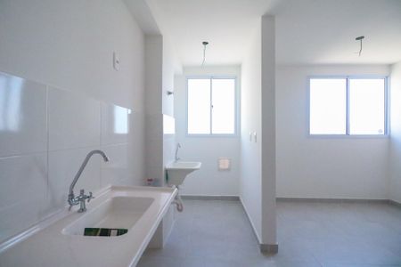 Apartamento à venda com 37m², 2 quartos e 1 vaga Apartamento à venda com 37m², 2 quartos e 1 vagaCozinha e Área de Serviço