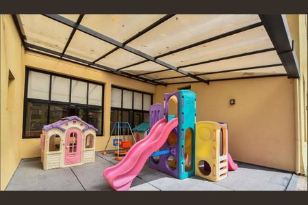 Apartamento à venda com 116m², 3 quartos e 2 vagas Apartamento à venda com 116m², 3 quartos e 2 vagasÁrea comum - Playground