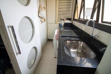 Apartamento à venda com 116m², 3 quartos e 2 vagas Apartamento à venda com 116m², 3 quartos e 2 vagasÁrea de Serviço