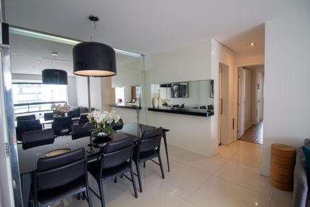 Apartamento à venda com 116m², 3 quartos e 2 vagas Apartamento à venda com 116m², 3 quartos e 2 vagasSala de Jantar