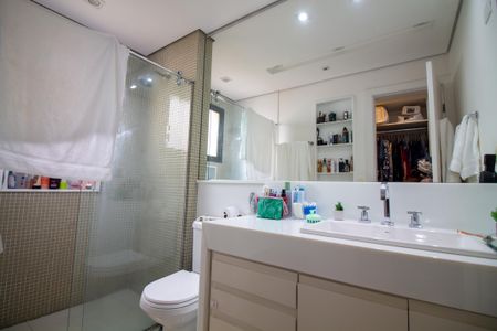 Apartamento à venda com 116m², 3 quartos e 2 vagas Apartamento à venda com 116m², 3 quartos e 2 vagasBanheiro da Suíte