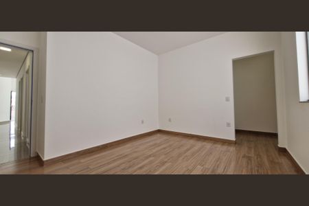 Casa à venda com 100m², 3 quartos e 2 vagas Casa à venda com 100m², 3 quartos e 2 vagasSuíte