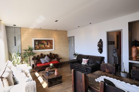 Apartamento à venda com 180m², 4 quartos e 2 vagasSala