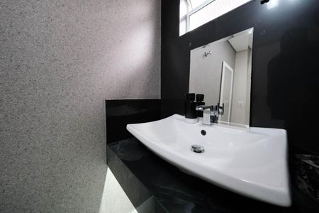 Casa à venda com 250m², 3 quartos e 4 vagasLavabo