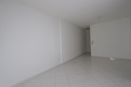 Sala de apartamento para alugar com 3 quartos, 65m² em Vila Margarida, São Paulo
