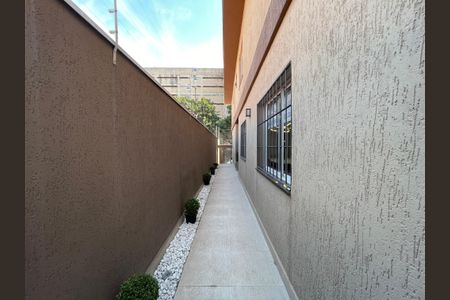 Casa à venda com 130m², 3 quartos e 2 vagas Casa à venda com 130m², 3 quartos e 2 vagasCorredor