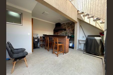 Casa à venda com 130m², 3 quartos e 2 vagas Casa à venda com 130m², 3 quartos e 2 vagasChurrasqueira