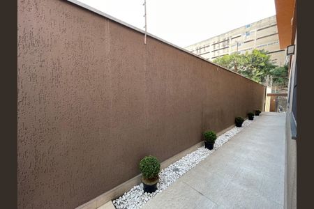 Casa à venda com 130m², 3 quartos e 2 vagas Casa à venda com 130m², 3 quartos e 2 vagasCorredor