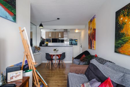 Sala de apartamento à venda com 3 quartos, 56m² em  Pirajussara, São Paulo