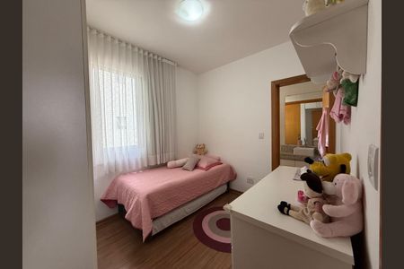Apartamento à venda com 90m², 4 quartos e 3 vagas Apartamento à venda com 90m², 4 quartos e 3 vagasQuarto 2