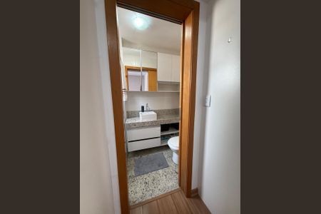 Apartamento à venda com 90m², 4 quartos e 3 vagas Apartamento à venda com 90m², 4 quartos e 3 vagasBanheiro da Suíte