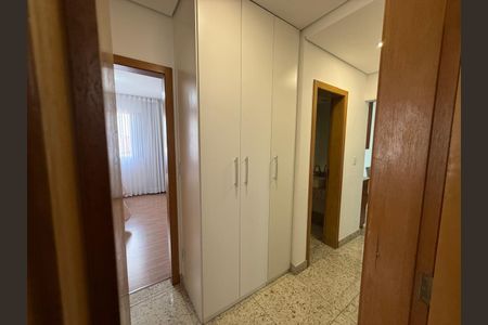 Apartamento à venda com 90m², 4 quartos e 3 vagas Apartamento à venda com 90m², 4 quartos e 3 vagasCorredor