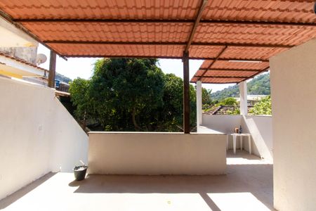 Casa à venda com 110m², 3 quartos e 1 vaga Casa à venda com 110m², 3 quartos e 1 vagaTerraço