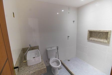 Casa à venda com 110m², 3 quartos e 1 vaga Casa à venda com 110m², 3 quartos e 1 vagaBanheiro da Suíte 2