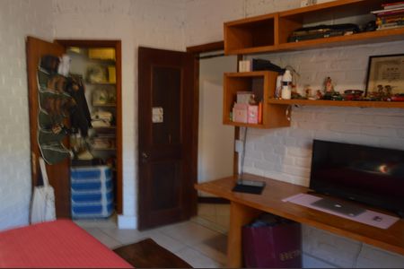 Casa de condomínio à venda com 179m², 3 quartos e 2 vagas Casa de condomínio à venda com 179m², 3 quartos e 2 vagasSuíte