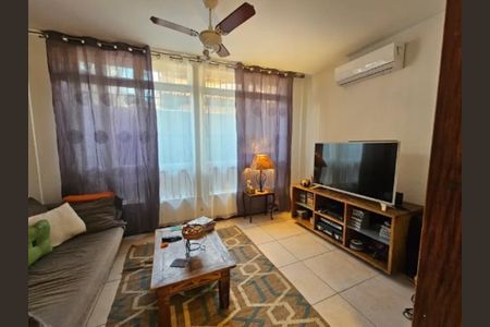 Casa de condomínio à venda com 179m², 3 quartos e 2 vagas