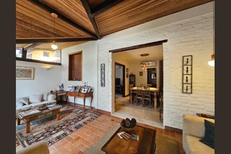 Casa de condomínio à venda com 179m², 3 quartos e 2 vagas